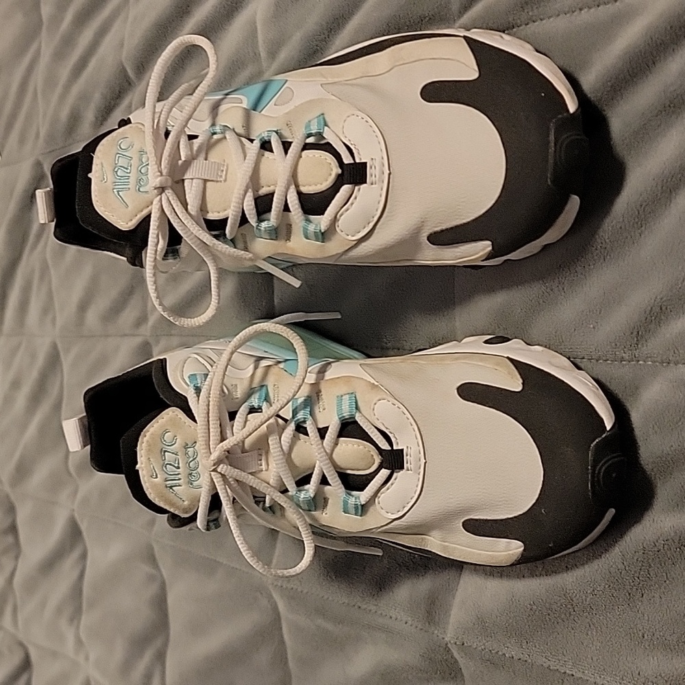Air 270 React Nike Shoes